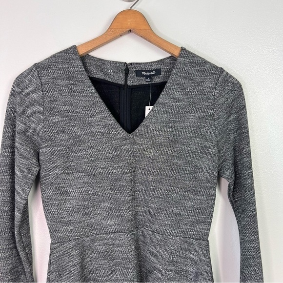 Madewell Bridgewalk V-Neck Fit & Flare Dress - Picture 4 of 9